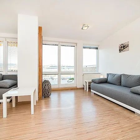 Castle View With 3 Balconies Ideal For Groups By Easybnb 아파트