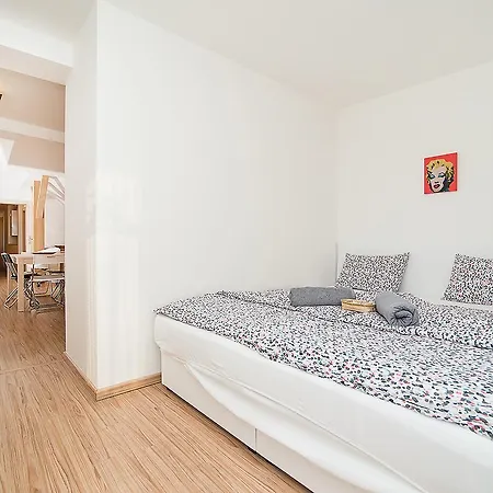 Castle View With 3 Balconies Ideal For Groups By Easybnb Apartamento Praga
