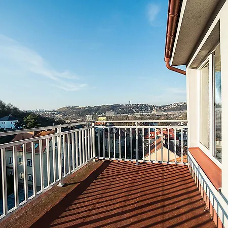 Castle View With 3 Balconies Ideal For Groups By Easybnb *
